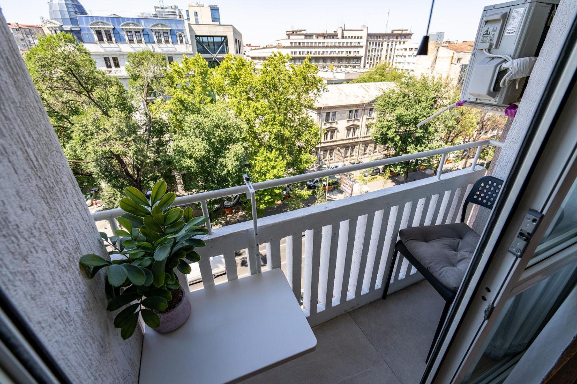Romana Vibe Elegance In The Heart Of The דירה *